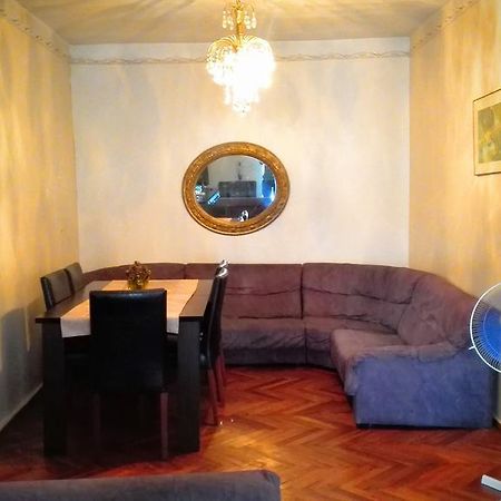 Apartment Rusudan Batumi Bagian luar foto