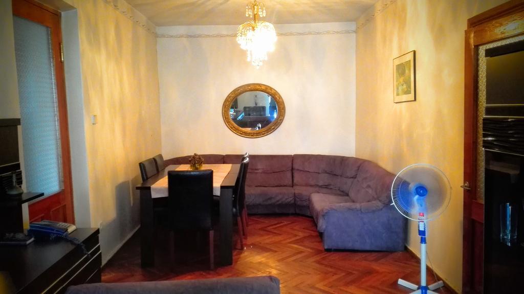 Apartment Rusudan Batumi Bagian luar foto